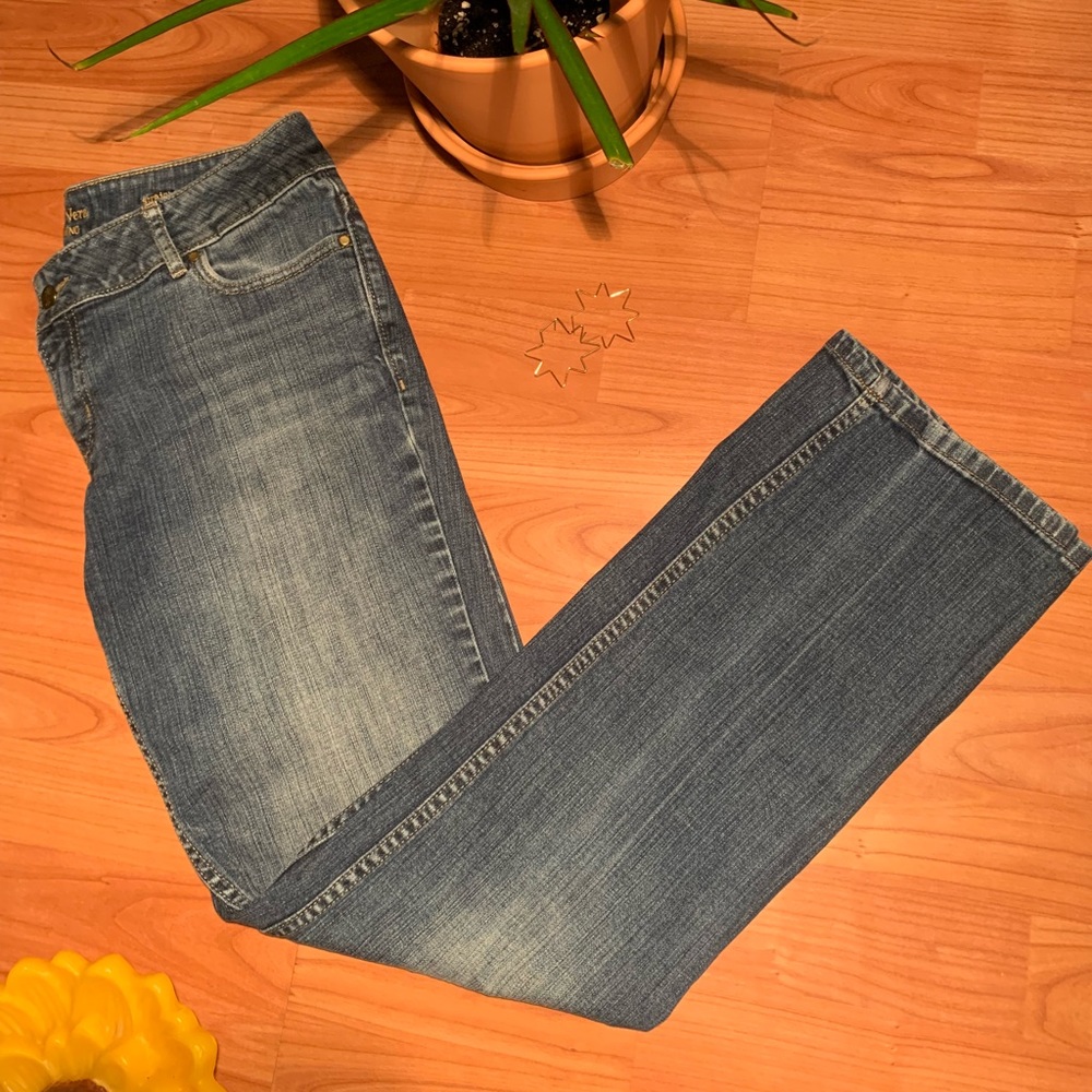 Simply Vera Straight Leg Jeans